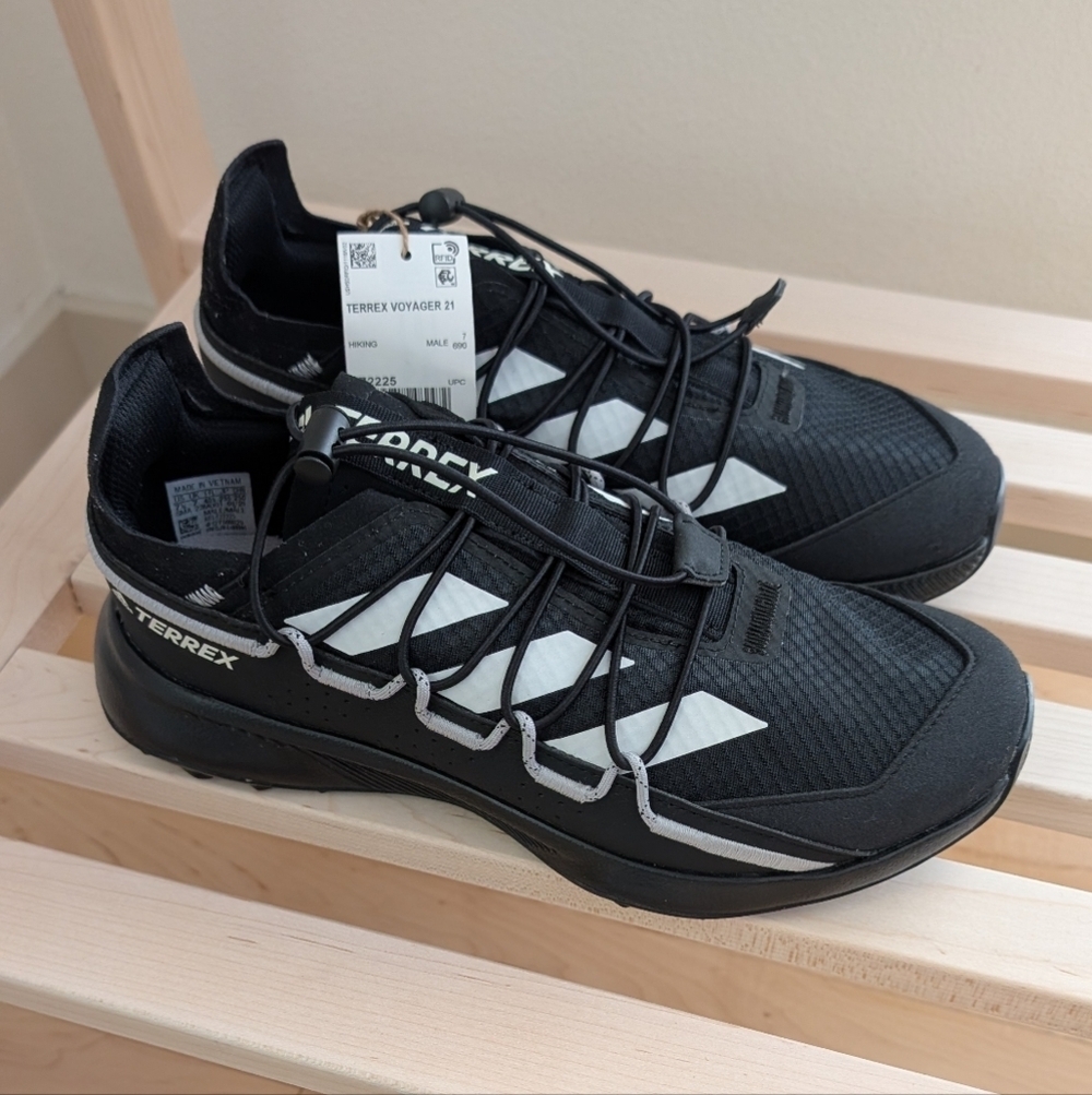 NWT Adidas Terrex Voyager 21 Hiking Shoes In Black and White, Sz 7.5